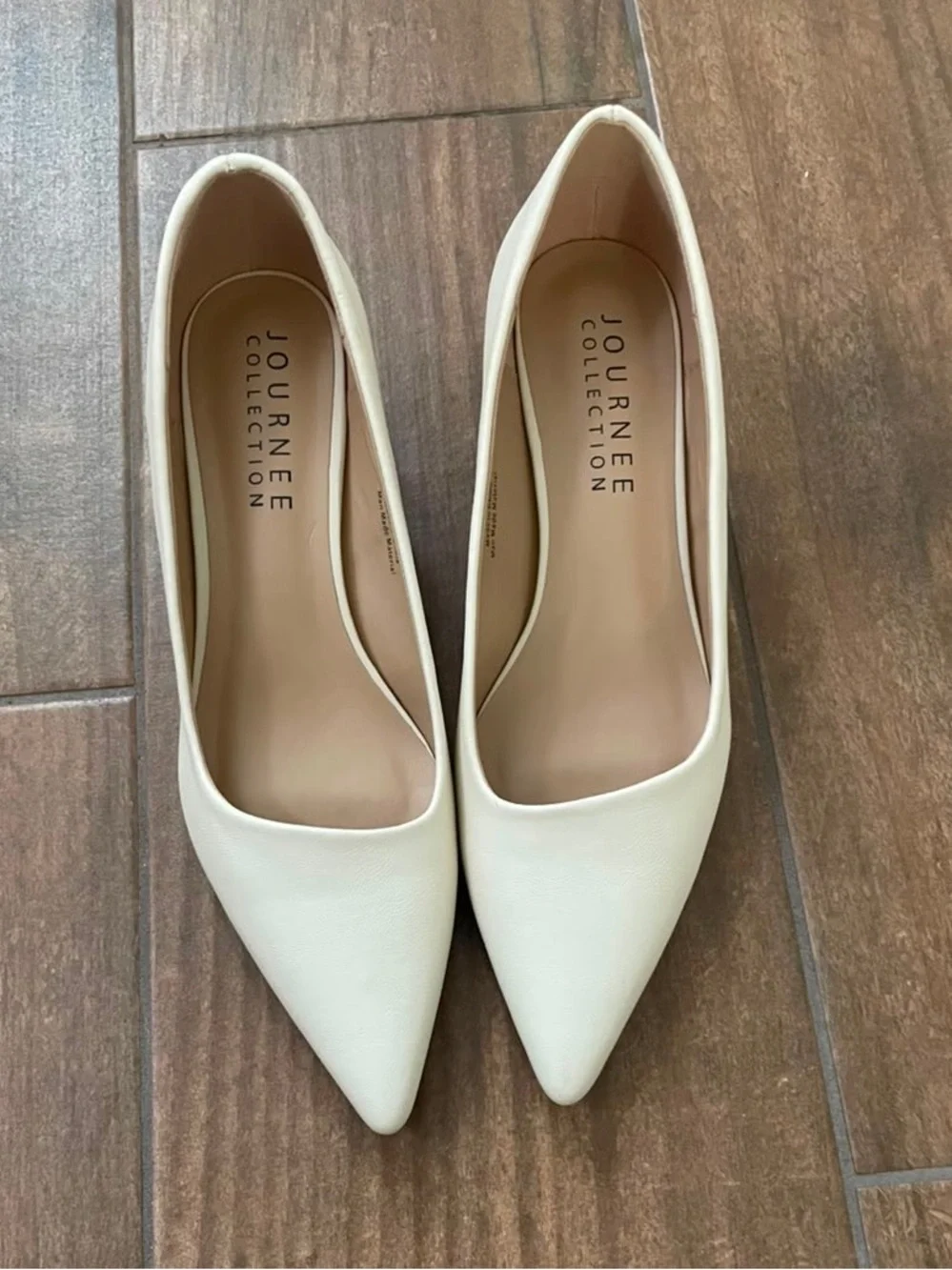 Journee Collection Women's Cream Pointed Toe Pumps